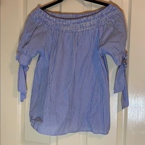 Women’s top no size listed